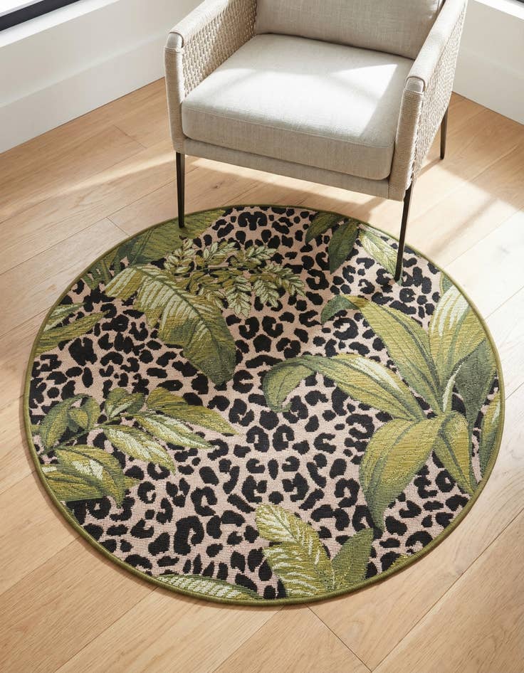 Detail image of 3' x 3'  Washable Botanical Indoor / Outdoor Round Rug