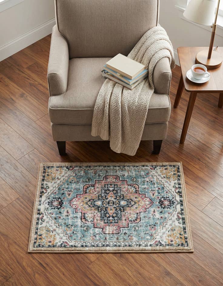 Detail image of 2' 2 x 3' Medina Rug