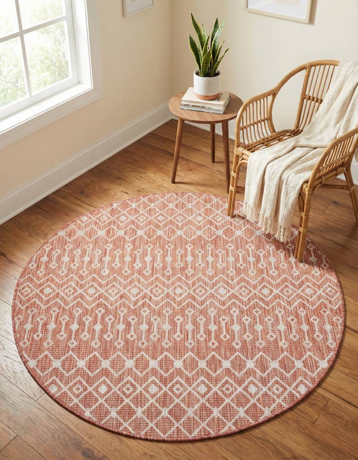 Detail image of 5' 3 x 5' 3 Washable Lattice Indoor / Outdoor Round Rug
