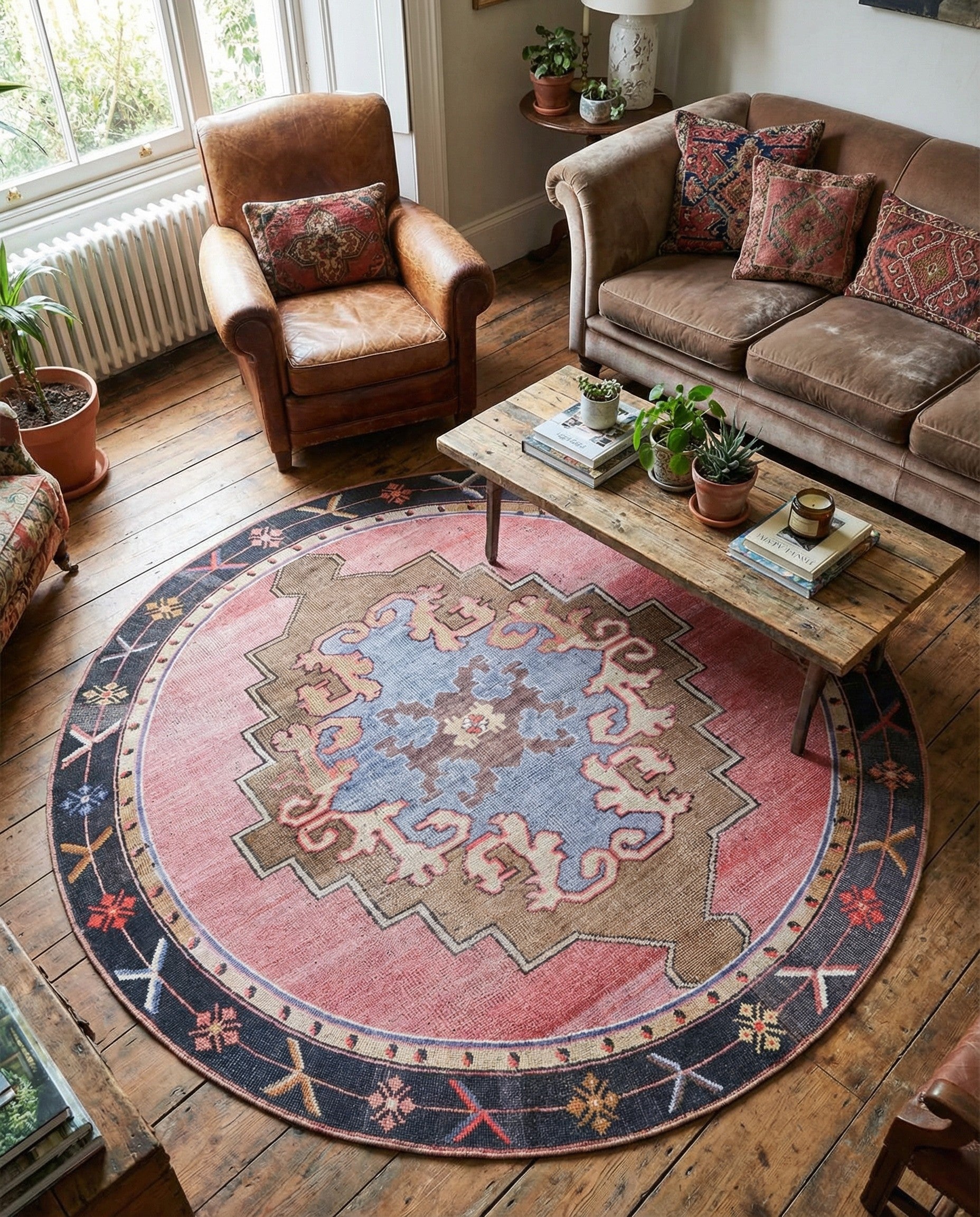 7' 7 x 7' 7 Washable Timeless Round Rug