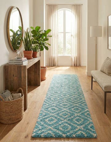 2' 7 x 12' Lattice Shag Runner Rug
