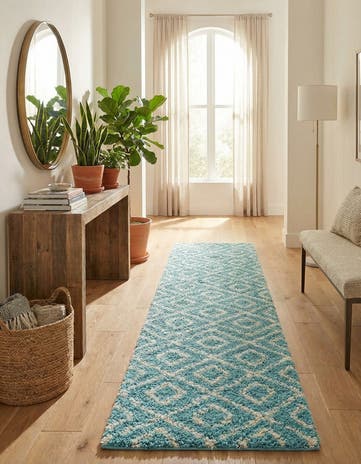 2' 7 x 12' Lattice Shag Runner Rug