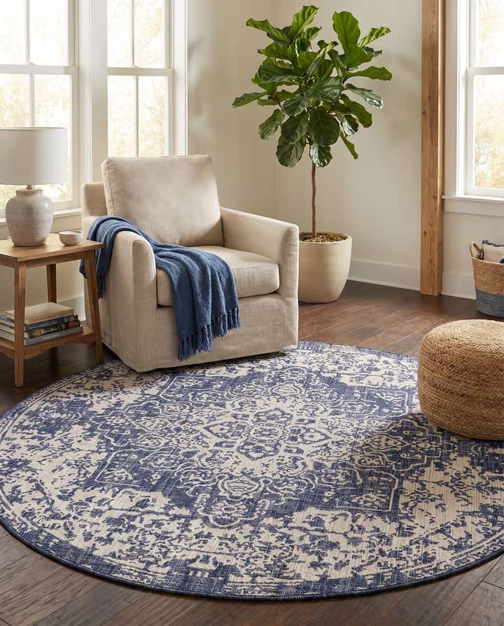 7' x 7' Easy-Clean Jill Zarin Indoor / Outdoor Round Rug