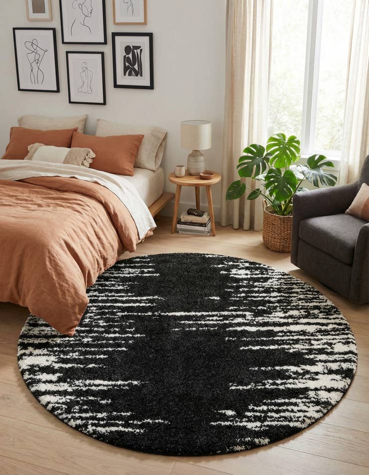 Detail image of 7' x 7' Serenity Shag Round Rug