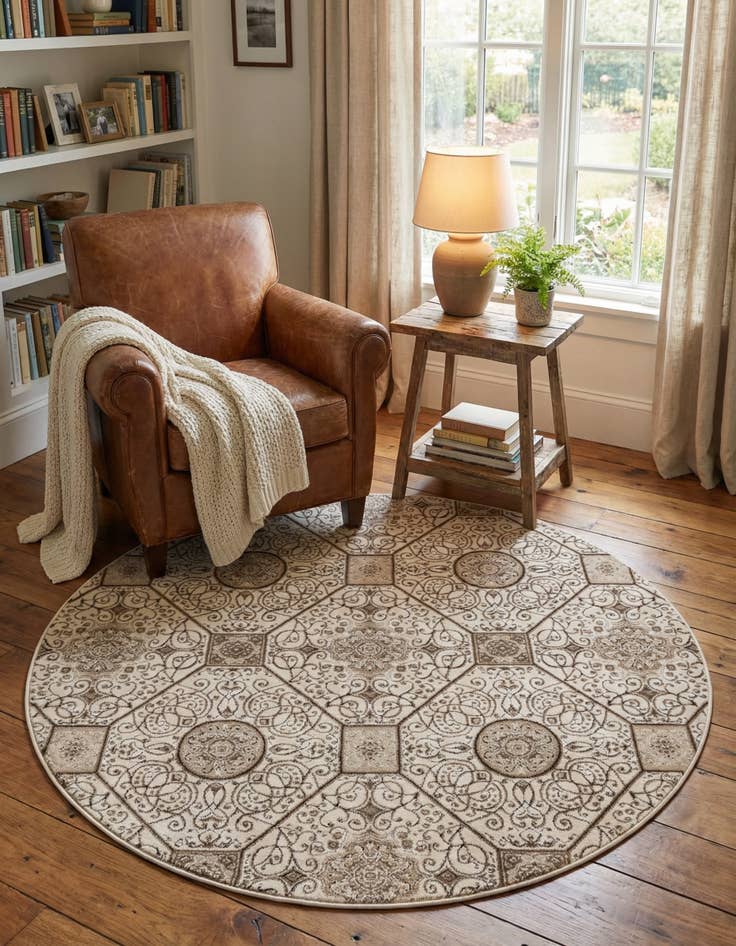 Detail image of 5' x 5' Himalaya Round Rug