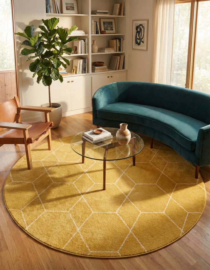 Detail image of 7' x 7' Lattice Frieze Round Rug