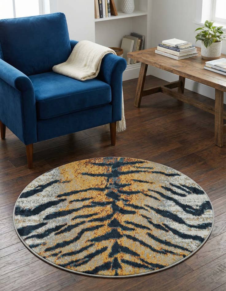 Detail image of 3' 3 x 3' 3 Kamala Washable Round Rug
