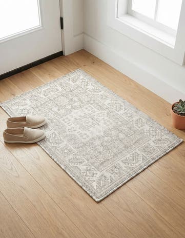2' x 3' Easy-Clean Aztec Indoor / Outdoor Rug