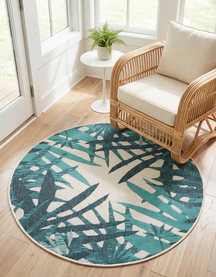 Detail image of 4' x 4' Washable Botanical Indoor / Outdoor Round Rug