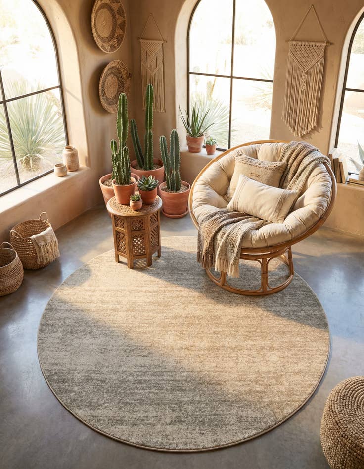 Detail image of 7' 10 x 7' 10 Angelica Round Rug