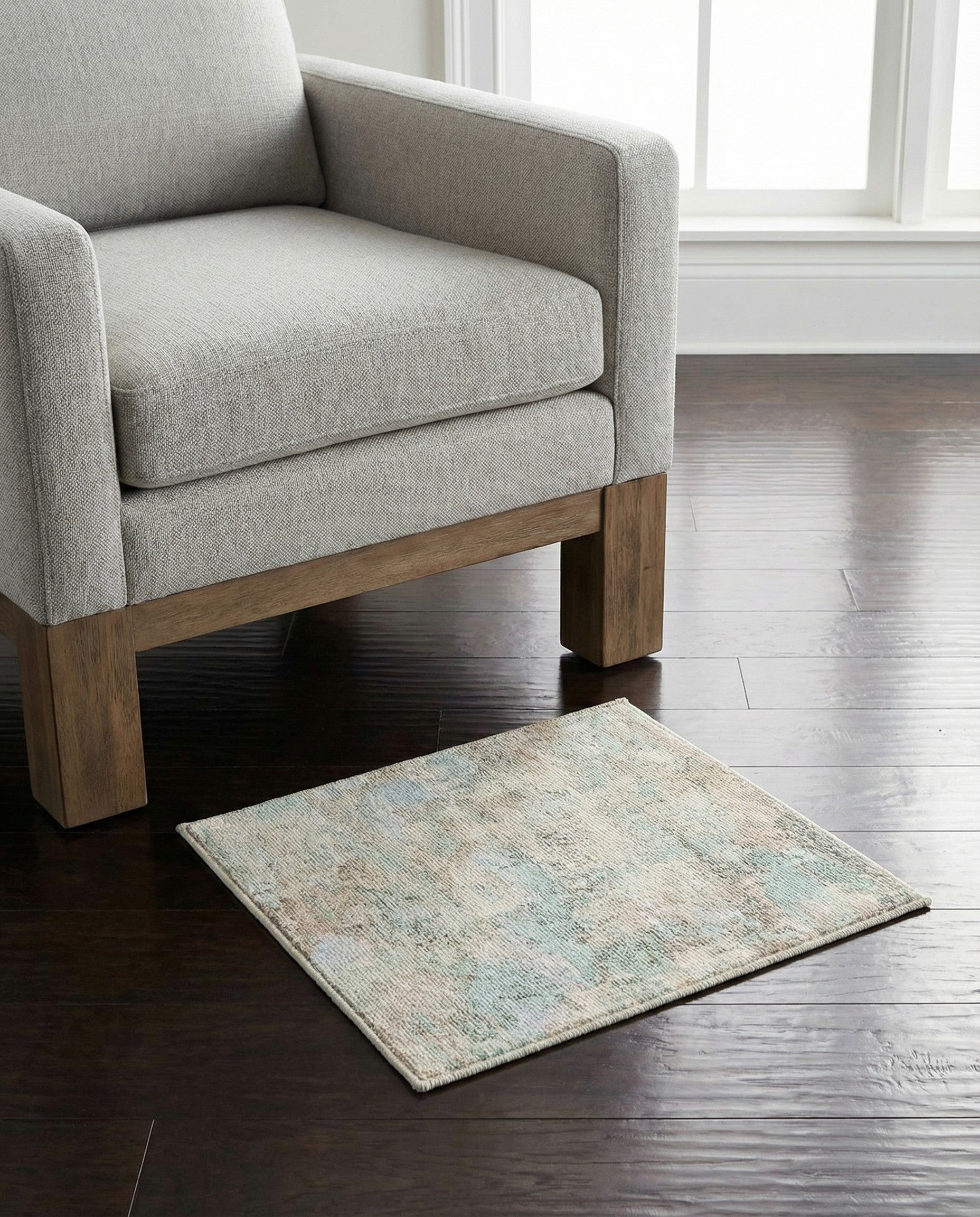 1' 4 x 1' 4 Lotus Sample Rug
