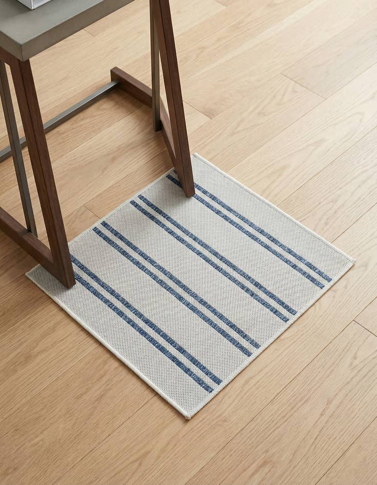 Detail image of 1' 4 x 1' 4 Washable Jill Zarin Anguilla Indoor / Outdoor Sample Rug