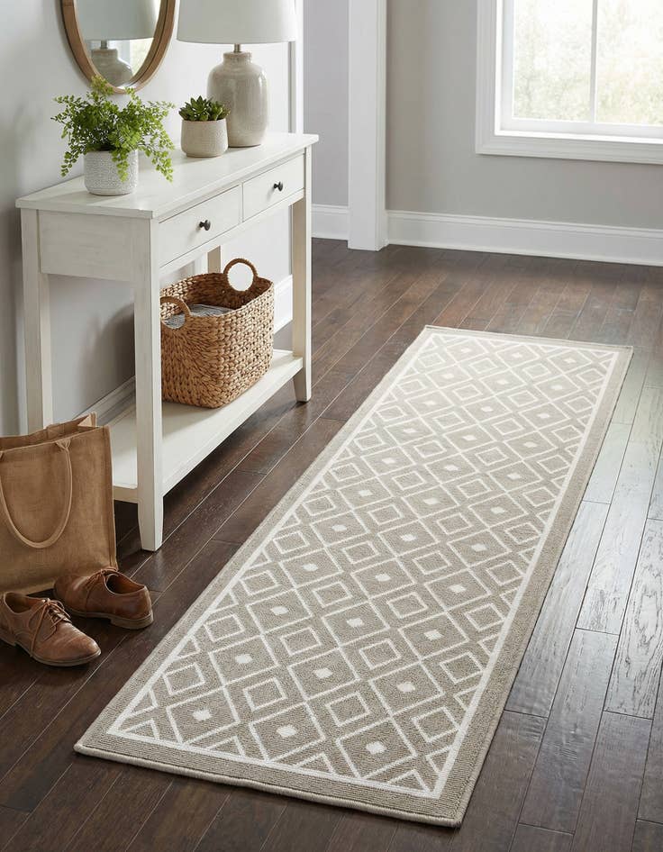 Detail image of 2' x 6' Washable Lattice Indoor / Outdoor Runner Rug