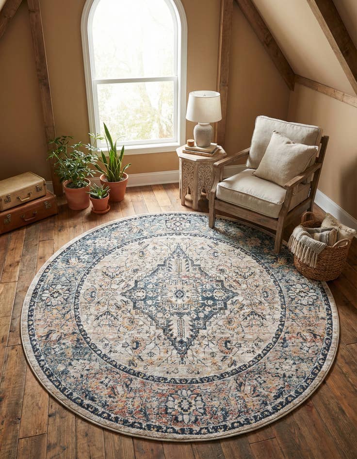 Detail image of 6' x 6' Lola Round Rug