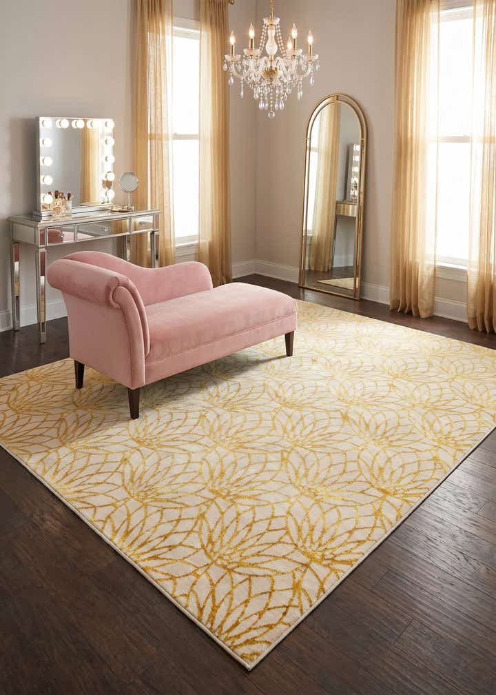 7' 10 x 10' Marilyn Monroe™ Glam Dahlia Rug