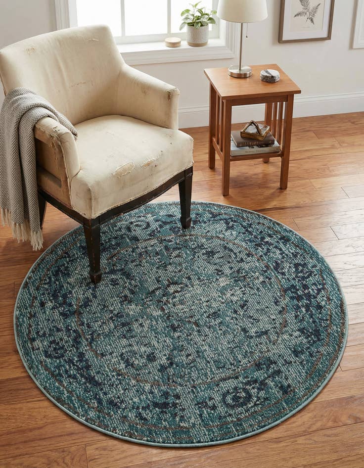 Detail image of 3' 3 x 3' 3 Washable Fleur Round Rug