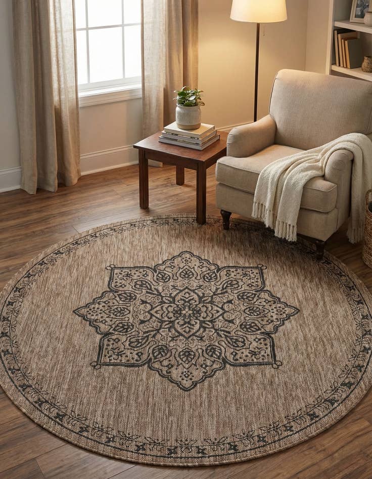 Detail image of 6' x 6' Easy-Clean Traditional Indoor / Outdoor Round Rug