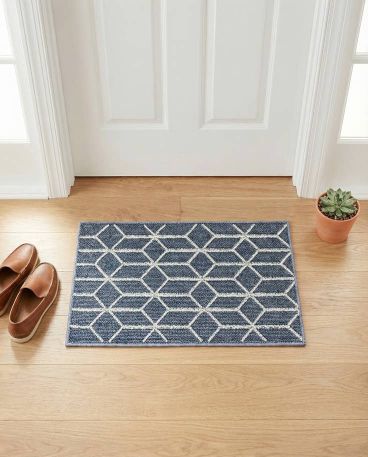 Detail image of 2' x 3' 1 Easy-Clean Lattice Indoor / Outdoor Rug