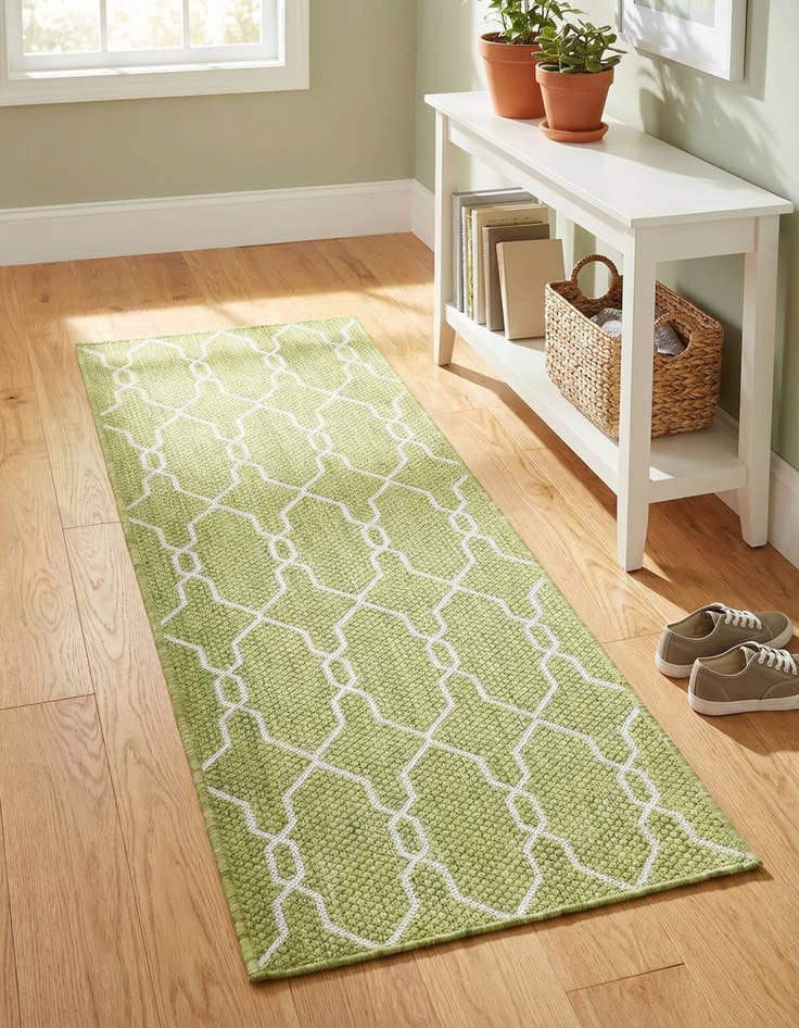 Detail image of 2' x 6' Easy-Clean Lattice Indoor / Outdoor Runner Rug