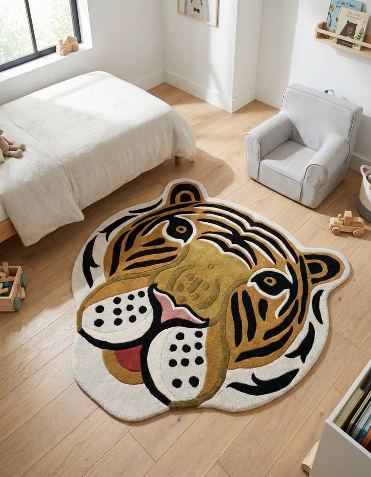 Detail image of 5' 1 x 5' 1 Playtime Kids Wool Freeform Rug