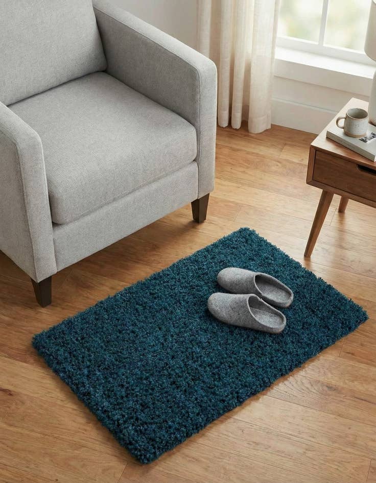 Detail image of 2' x 3' Solid Shag Rug