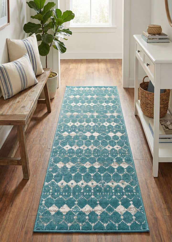 2' x 6' Easy-Clean Trellis Indoor / Outdoor Runner Rug