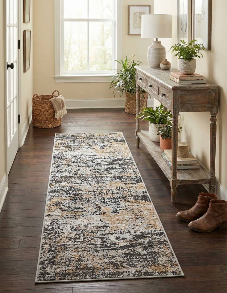 Detail image of 2' 2 x 6' Leipzig Runner Rug