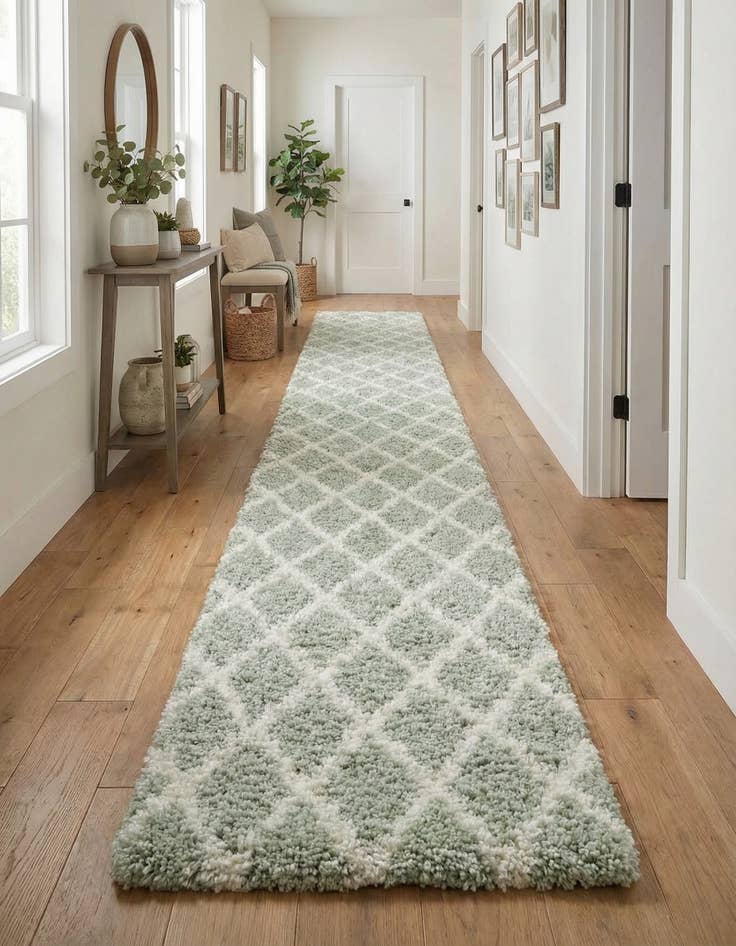 Detail image of 3' 3 x 16' 5 Marrakesh Shag Runner Rug