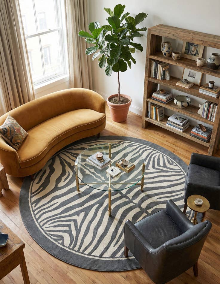 Detail image of 10' x 10' Savannah Round Rug