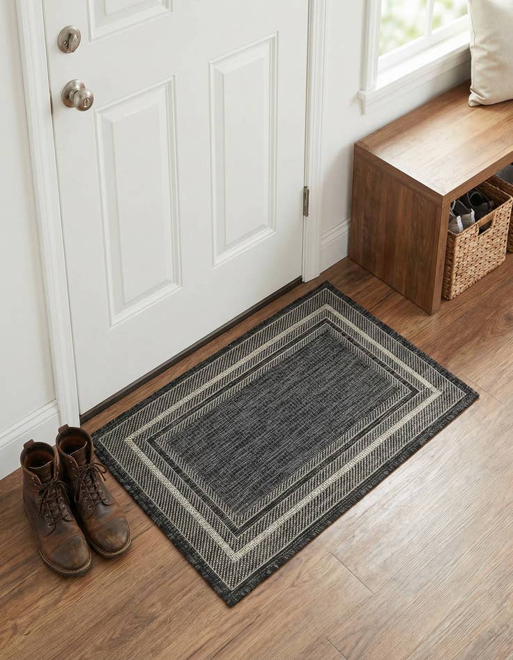 Detail image of 2' x 3' 1 Easy-Clean Border Indoor / Outdoor Rug