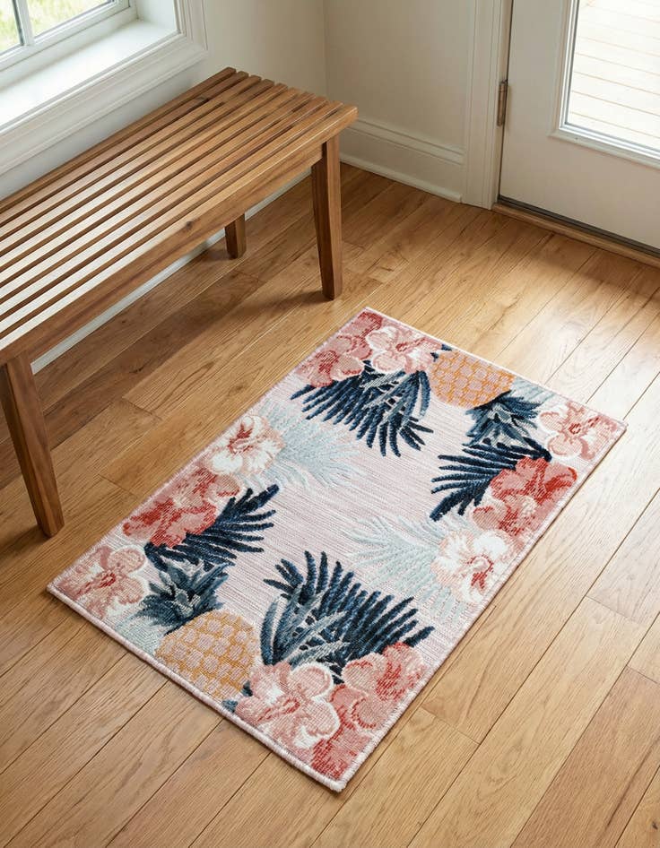 Detail image of 2' 2 x 3'  Washable Botanical Indoor / Outdoor Rug