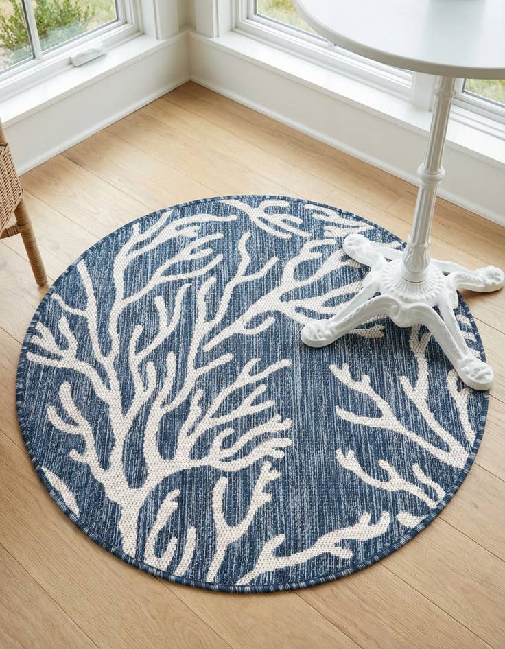 Detail image of 3' x 3'  Washable Coastal Indoor / Outdoor Round Rug