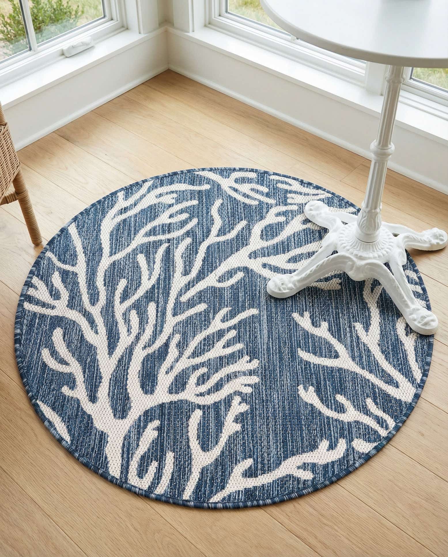 3' x 3' Easy-Clean Coastal Indoor / Outdoor Round Rug
