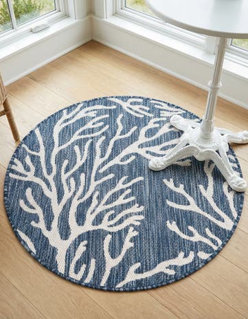 Blue Easy-Clean Coastal Indoor / Outdoor Round Rug