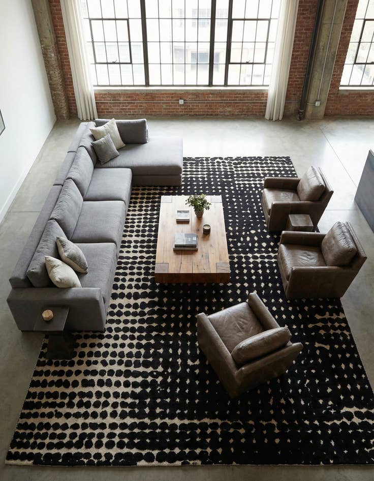 Detail image of 9' 10 x 13' 8 Hand Knotted Darya Wool Rug