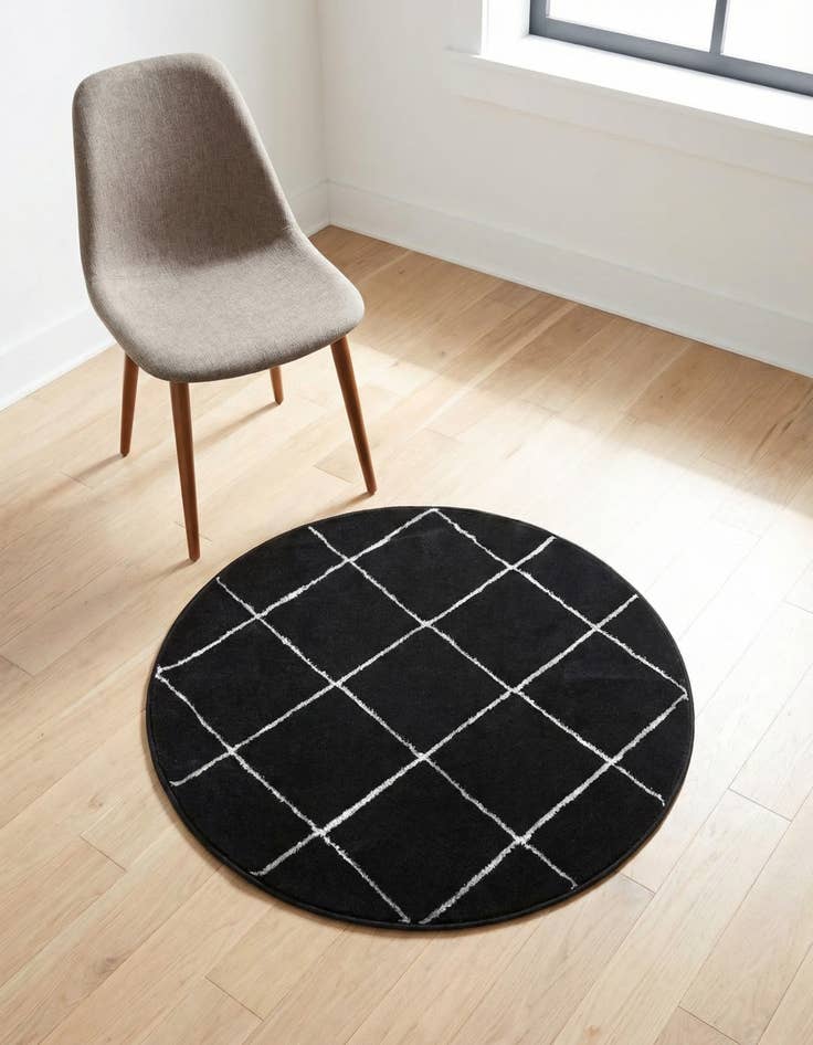 Detail image of 3' x 3' Vogue Geo Round Rug