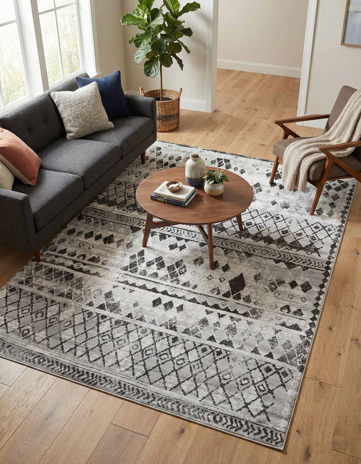 Detail image of 7' x 10' Leipzig Rug