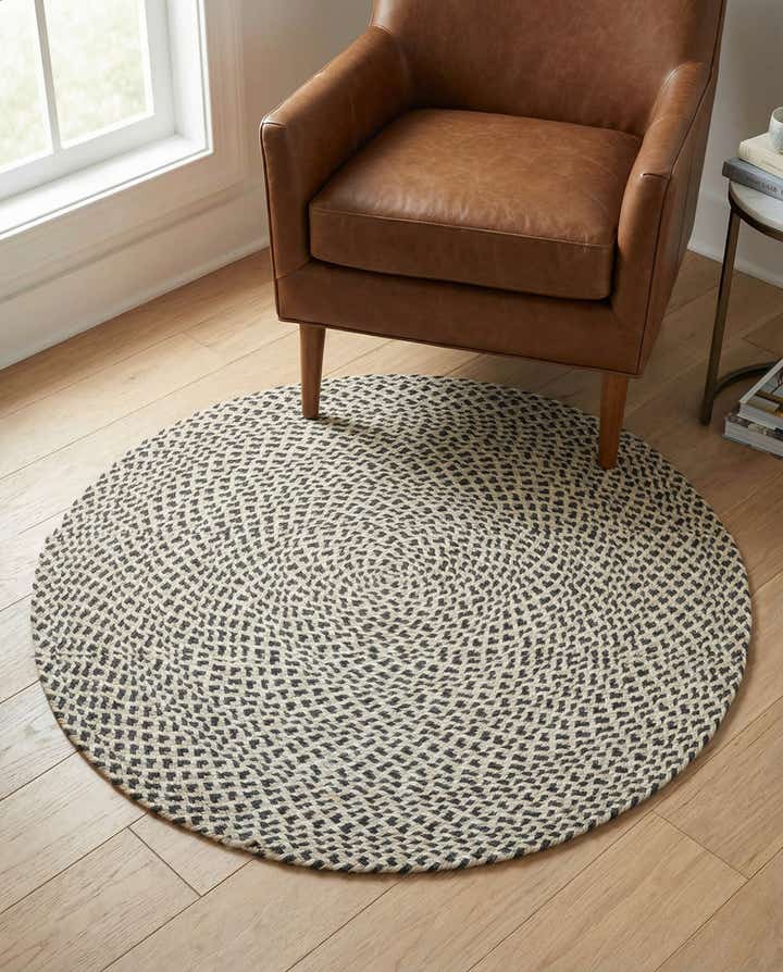 3' 1 x 3' 1 Handmade Tweed Braided Jute Round Rug