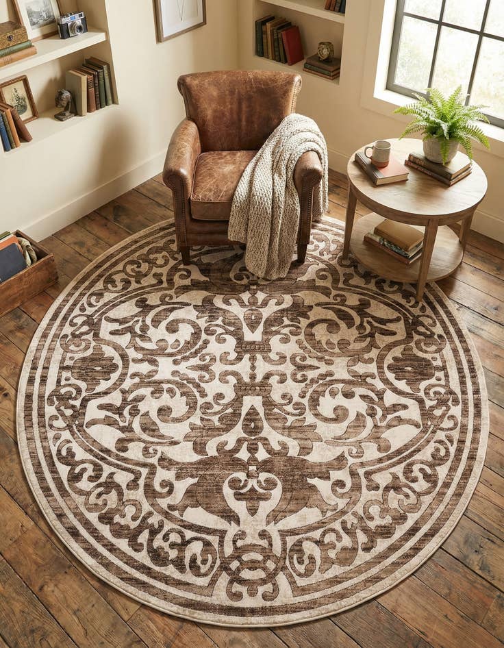 Detail image of 7' 10 x 7' 10 Hermitage Round Rug