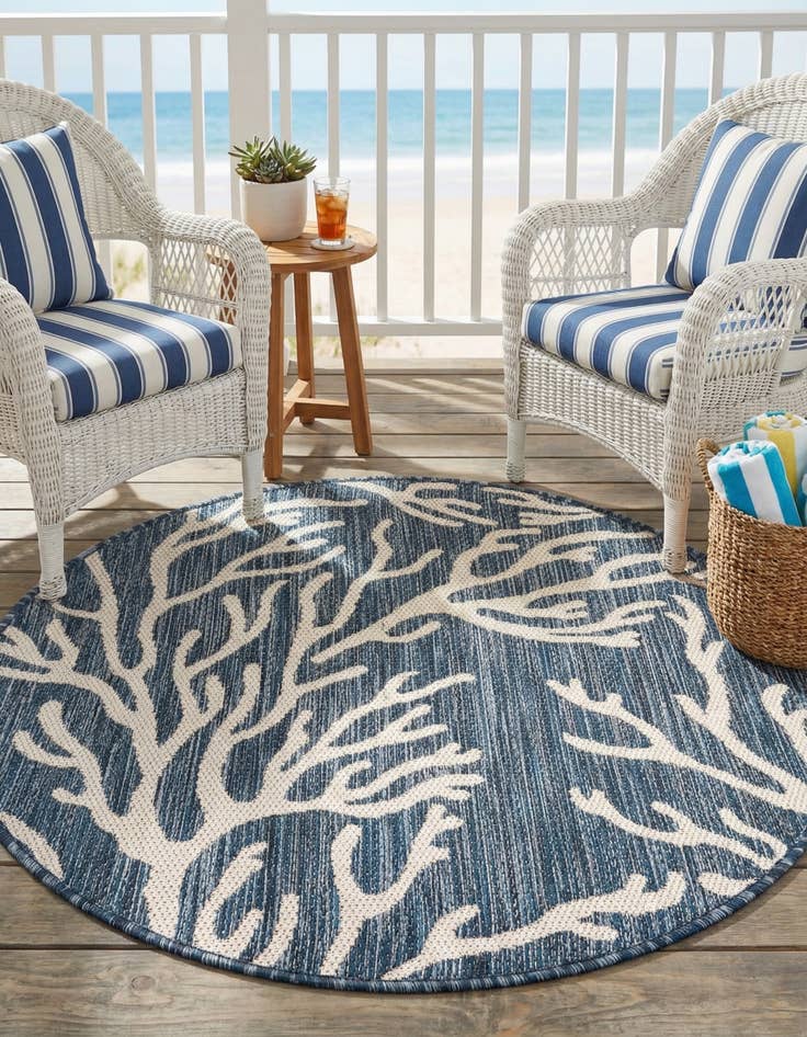 Detail image of 3' x 3'  Washable Coastal Indoor / Outdoor Round Rug
