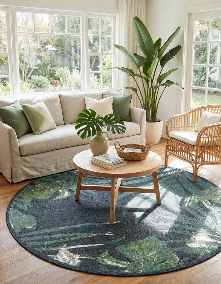 Detail image of 7' 10 x 7' 10  Washable Baja Indoor / Outdoor Round Rug