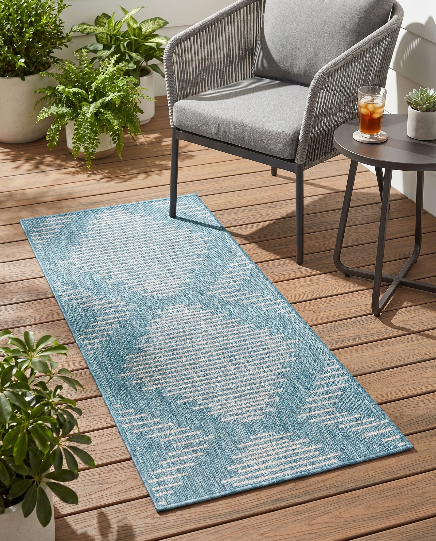 2' x 4' Easy-Clean Modern Indoor / Outdoor Runner Rug