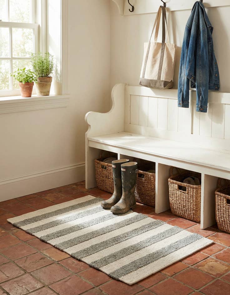 Detail image of 2' 2 x 3' 2  Hand Woven Jill Zarin Hamptons Rug