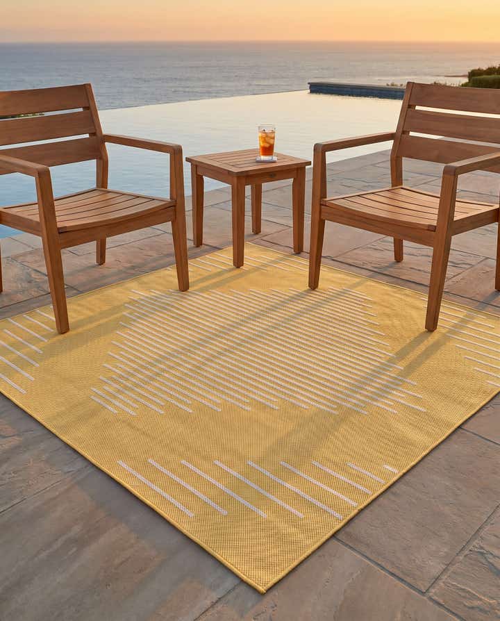 5' 3 x 5' 3 Easy-Clean Modern Indoor / Outdoor Square Rug