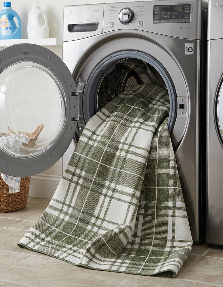 Detail image of  7' 10 x 10'  Washable Checkered Indoor / Outdoor Rug