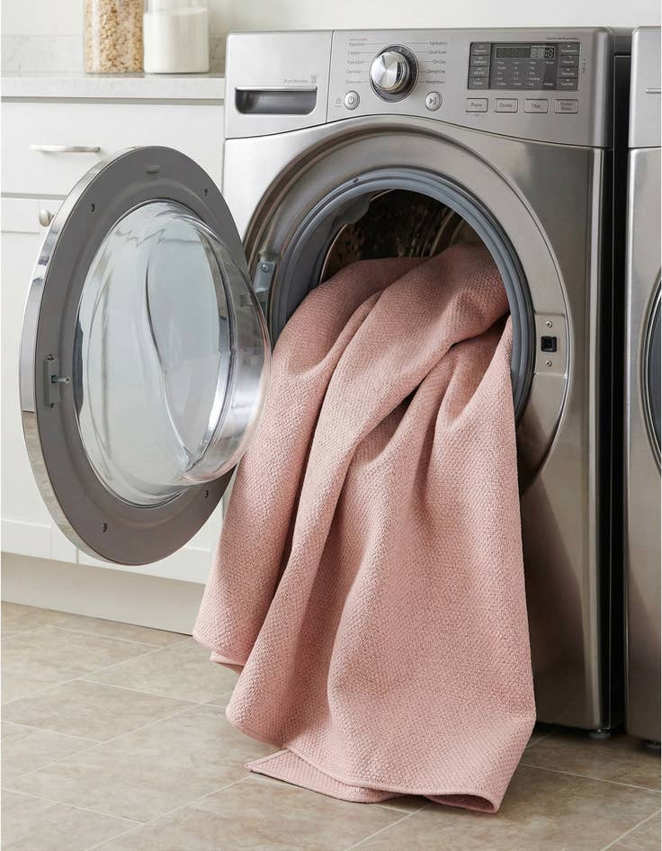 Detail image of  7' 10 x 10'  Washable Solid Indoor / Outdoor Rug