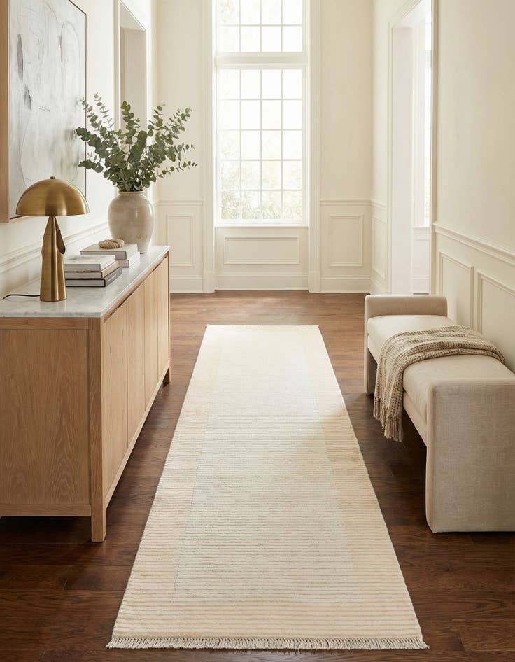 Detail image of 2' 9 x 9' 9  Hand Knotted Darya Wool Runner Rug