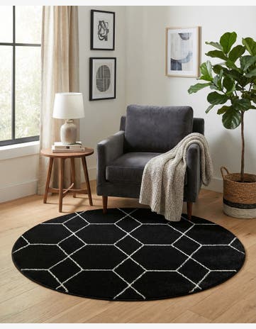 Black Trellis Frieze Round Rug