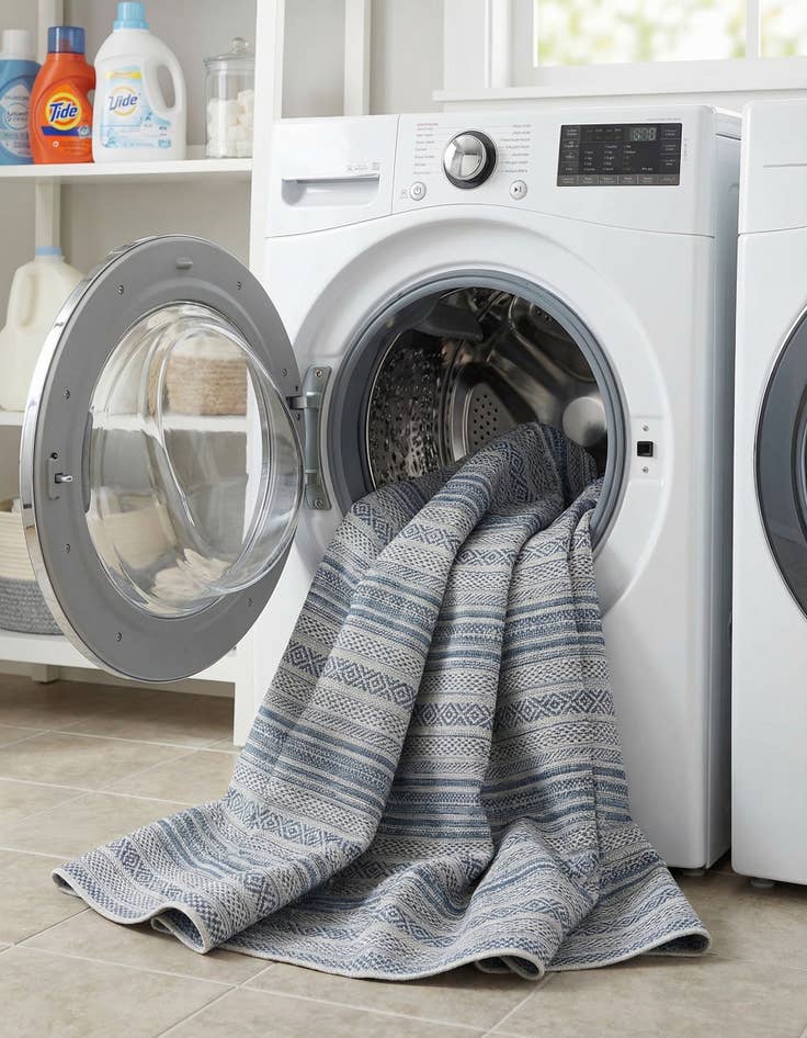 Detail image of 7' x 10'  Washable Striped Indoor / Outdoor Rug