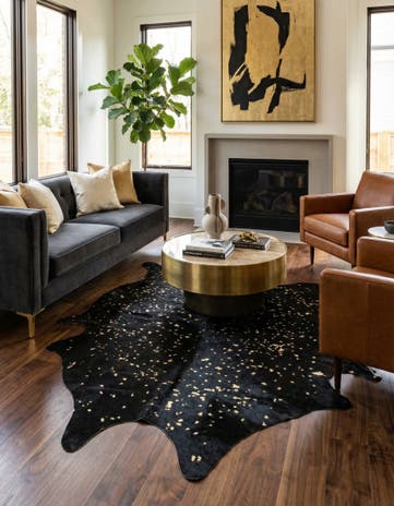 6' 9 x 6' 10 Cowhide Leather Freeform Rug
